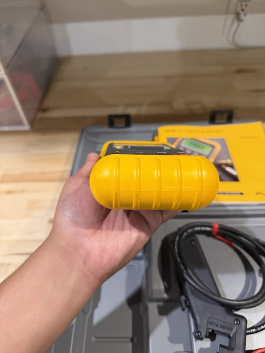 FLUKE 88 AUTOMOTIVE METER SCREEN IS DIM FOR PARTS