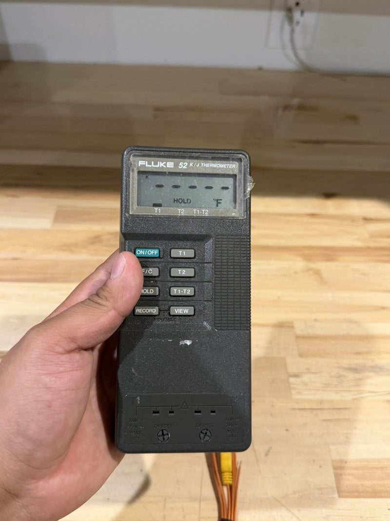 FLUKE 52 K/J THERMOMETER W/ PROBE - SHIPS FAST