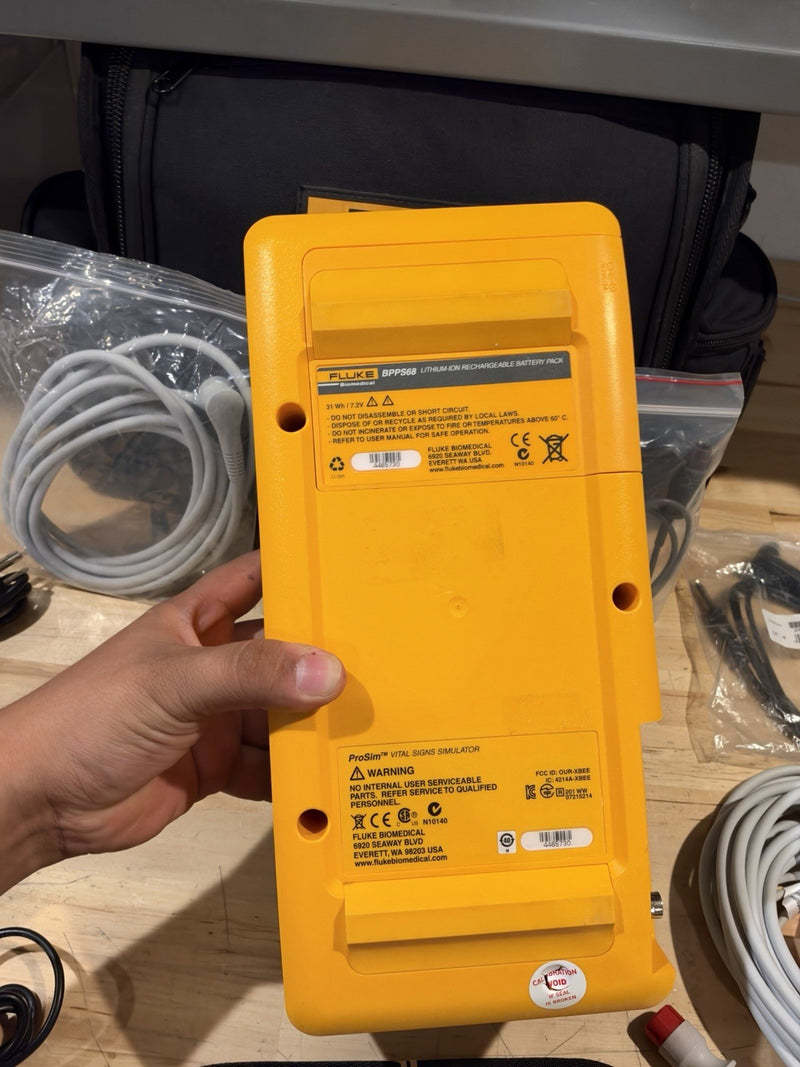 FLUKE BIOMEDICAL PROSIM 8 VITAL SIGNS SIMULATOR KIT W/ SPO2 (CALIBRATED 2026)