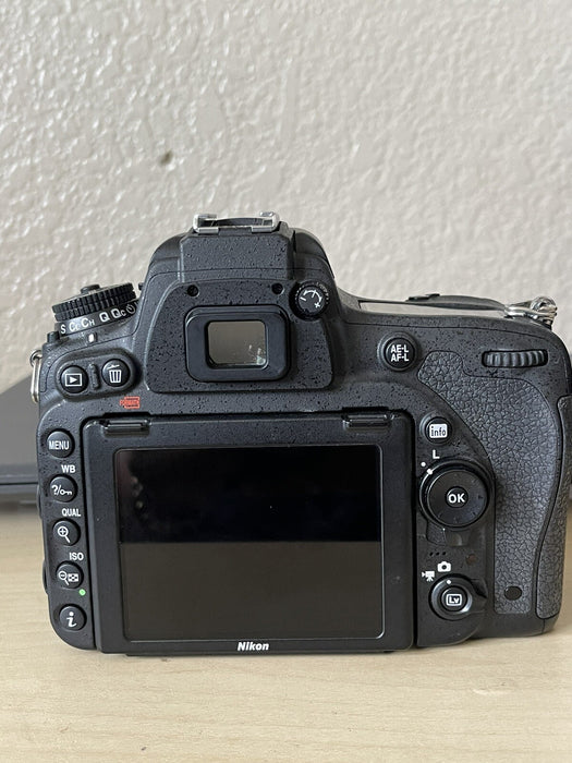 NIKON D750 24.3 MP FULL FRAME DIGITAL SLR CAMERA BLACK BODY ONLY