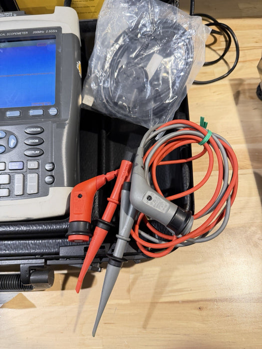 FLUKE 199XRAY MEDICAL SCOPEMETER 200MHz 2.5GS/S W/ ACCESSORIES (TESTED)