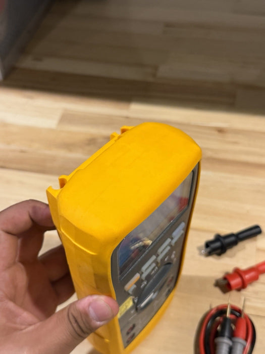 FLUKE 27 II INDUSTRIAL DIGITAL MULTIMETER WITH LEADS & CLIPS CALIBRATED 2025