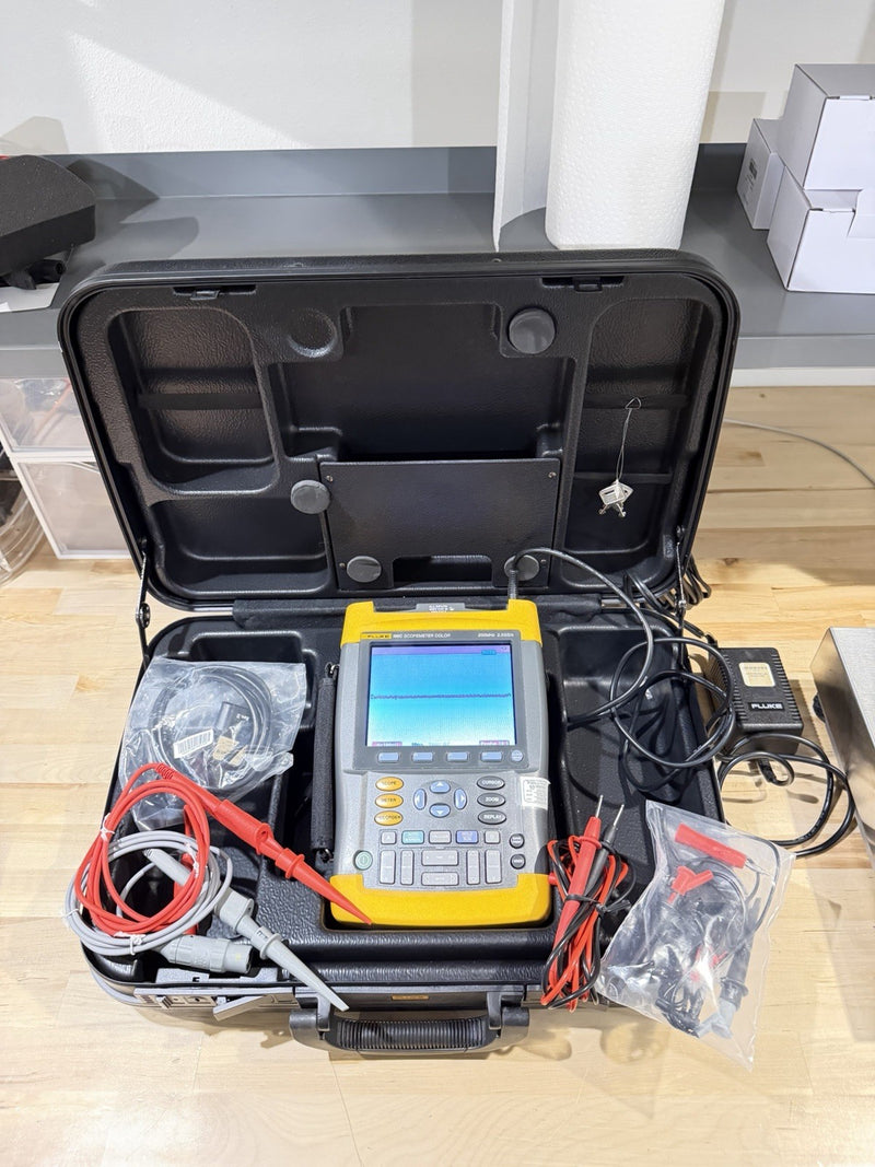 FLIKE 199C 200MHZ 2.5GS/s SCOPEMETER COLOR W/ ACCESSORIES (CALIBRATED 2025)