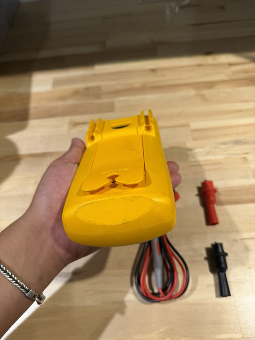 FLUKE 787 PROCESSMETER WITH LEADS & CLIPS TESTED
