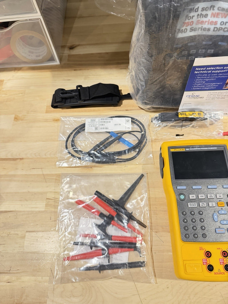 FLUKE 754 DOCUMENTING PROCESS CALIBRATOR W/ ACCESSORIES (NEW) FREE SHIPPING