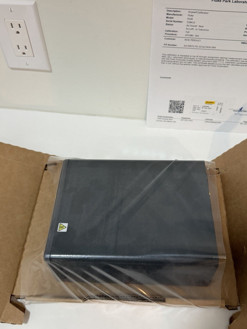 FLUKE 9140-C-156 DRY-WELL CALIBRATOR KIT CAL DATE 20252026