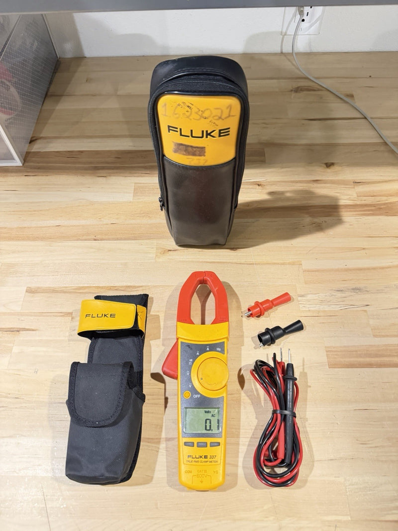 FLUKE 337 TRUE RMS AC/DC CLAMP METER WITH LEADS & BAG