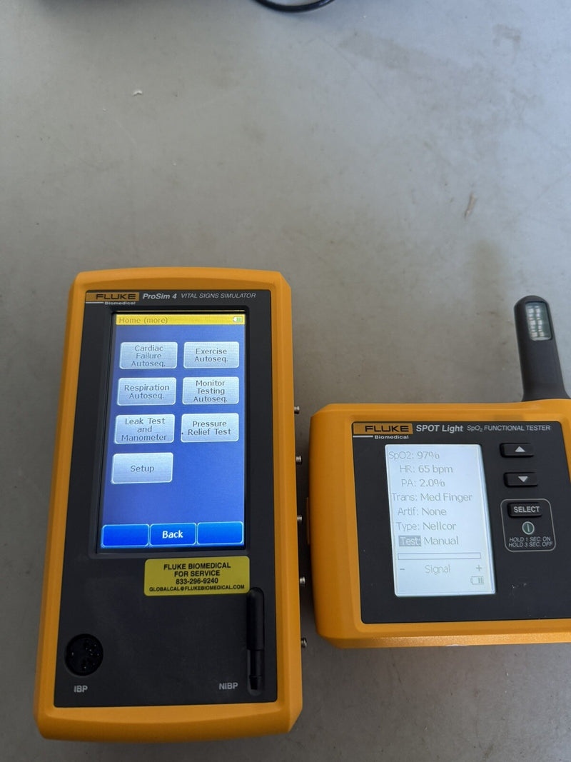 FLUKE BIOMEDICAL PROSIM 4 & SPOT LIGHT KIT WITH BAG & CHARGER TESTED