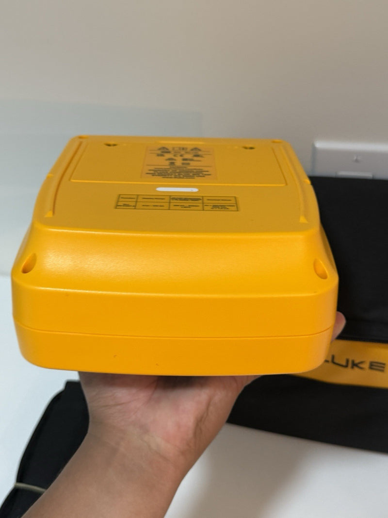 FLUKE 1535 MEGOHMMETER INSULATION TESTER WITHBAG & CHARGER