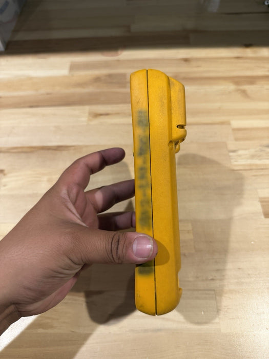 FLUKE 177 TRUE RMS MULTIMETER (PARTS ONLY) FOR PARTS DOESN’T WORK - SHIPS FAST