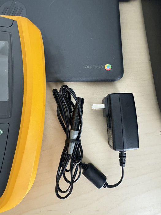 FLUKE 830 LASER ALIGNMENT TOOL /ONLY CHARGER INCLUDED