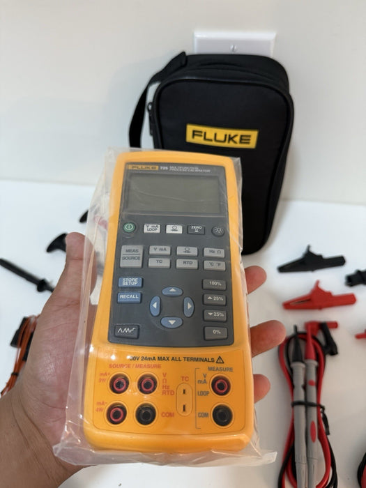 FLUKE 725 MULTIFUNCTION PROCESS CALIBRATOR WITH ACCESSORIES NEW SEALED