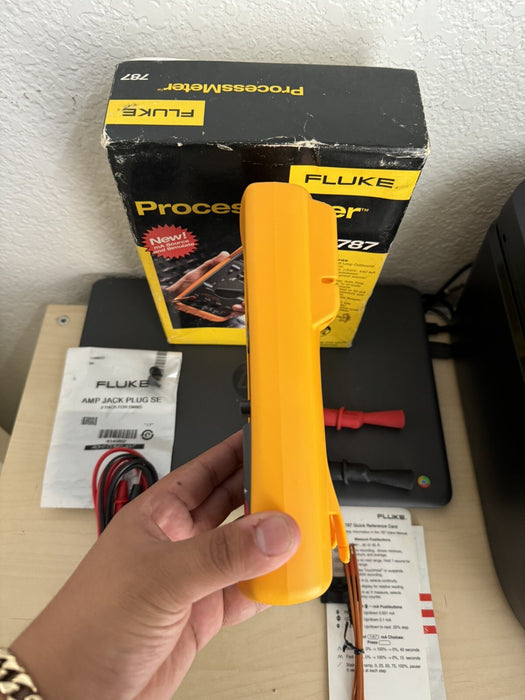 FLUKE 787 PROCESSMETER W/ BOX MANUALS & LEADS (SHIPS FAST) FREE SHIPPING (NEW)