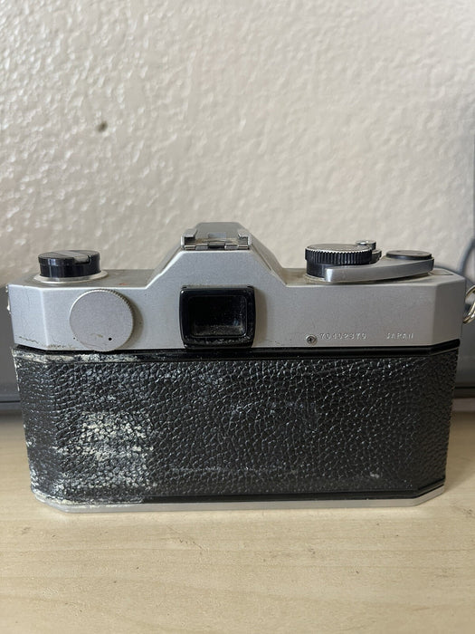 VINTAGE YASHICA TL-ELECTRO 35MM FILM CAMERA WITH YASHINON-DS 50MM 1:1.9 LENS