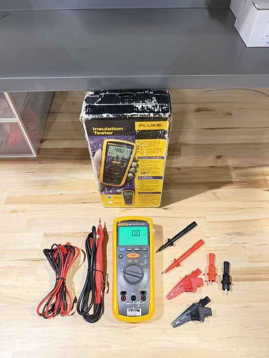 FLUKE 1507 INSULATION MULTIMETER WITH LEADS & CLIPS CALIBRATED 2026