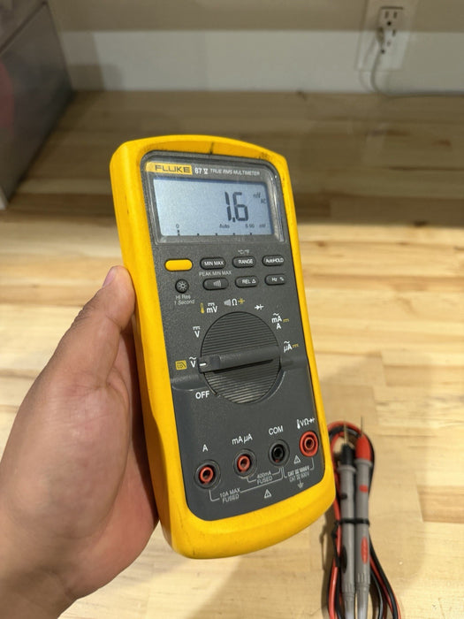 FLUKE 87V TRUE RMS MULTIMETER W/ LEADS (TESTED) SHIPS FAST
