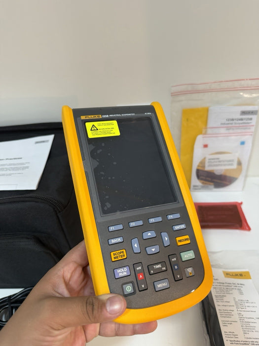 FLUKE 125B INDUSTRIAL SCOPEMETER 40MHZ(NEW FACTORY SEALED) FREE SHIPPING MFD2025