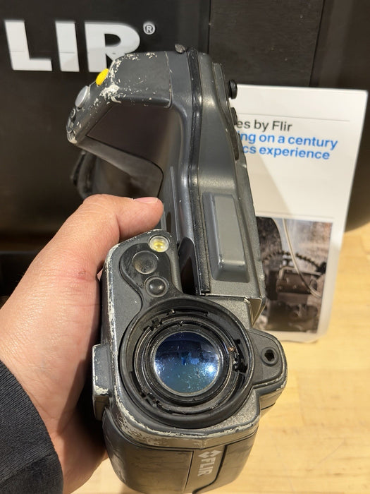 FLIR T440 THERMAL IMAGING CAMERA W/ CHARGER & BATTERY (TESTED)FREE SHIPPING READ