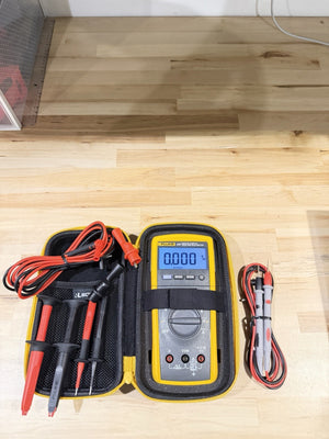 FLUKE 233 KIT REMOTE DISPLAY AUTOMOTIVE DIGITAL MULTIMETER