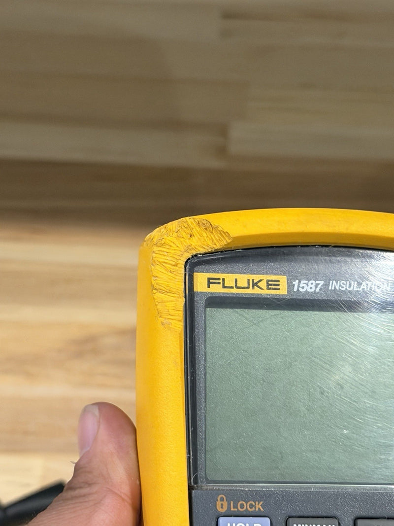 FLUKE 1587 DIGITAL INSULATION TESTER KIT W ACCESSORIES & LEADS - SHIPS FAST