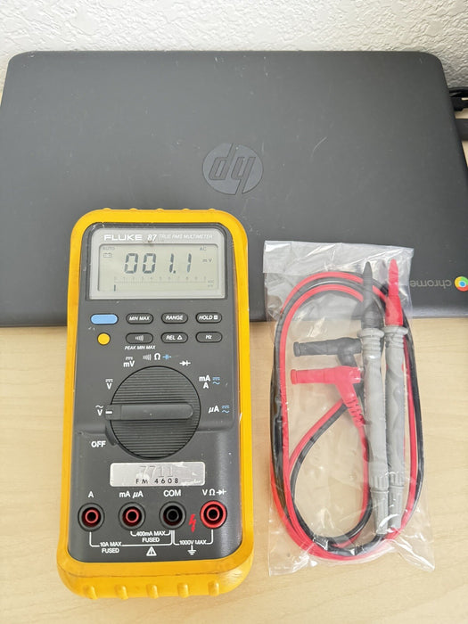 FLUKE 87 TRUE RMS MULTIMETER WITH LEADS