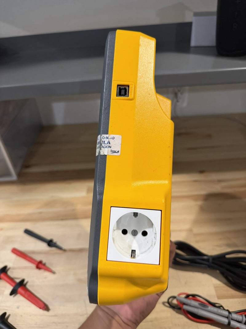 FLUKE ESA615 230V ELECTRICAL SAFETY ANALYZER TESTER WITH LEADS & CHARGER TESTED