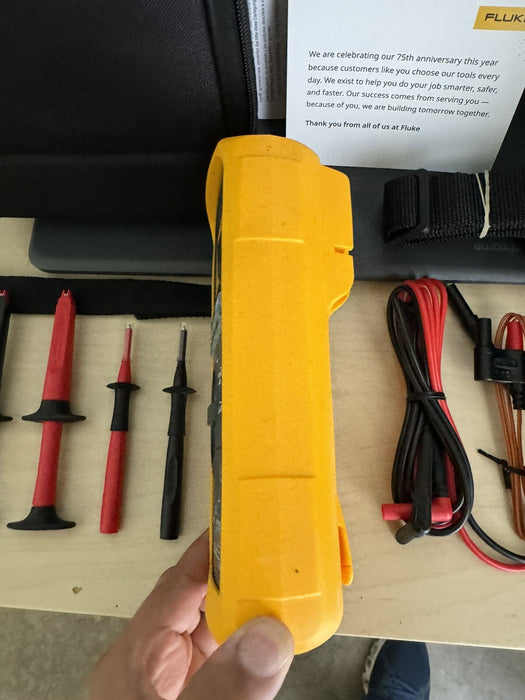 Fluke 87V-MAX/E2 KIT Industrial True RMS Heavy Duty Mulitmeter (MFG 2024) NEW