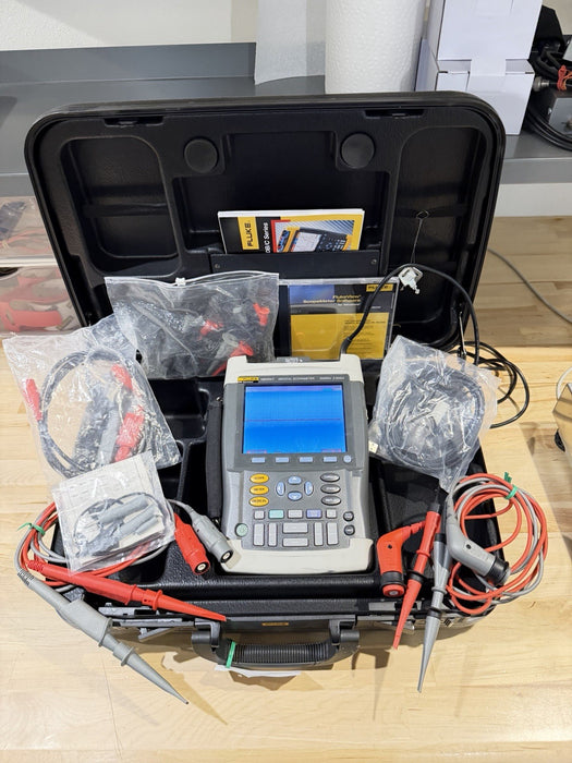 FLUKE 199XRAY MEDICAL SCOPEMETER 200MHz 2.5GS/S W/ ACCESSORIES (TESTED)