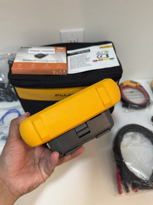 FLUKE 3540 FC 3-PHASE POWER MONITOR WITH ACCESSORIES TESTED NEW