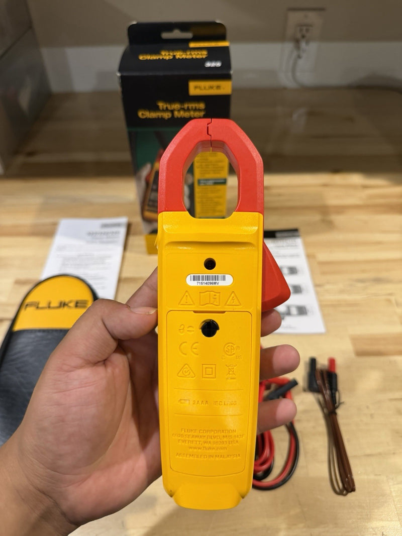 FLUKE 325 TRUE RMS CLAMP METER SHIPS FAST - NEW