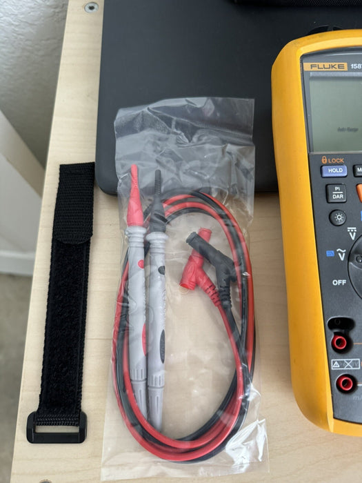FLUKE 1587 FC INSULATION MULTIMETER WITH BAG AND LEADS