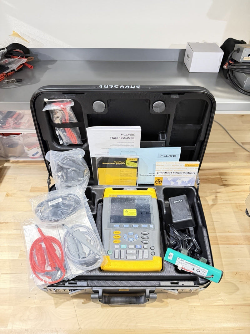 FLUKE 199C 200MHZ 2.5GS/S SCOPEMETER COLOR WITH ACCESSORIES