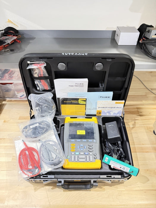 FLUKE 199C 200MHZ 2.5GS/S SCOPEMETER COLOR WITH ACCESSORIES