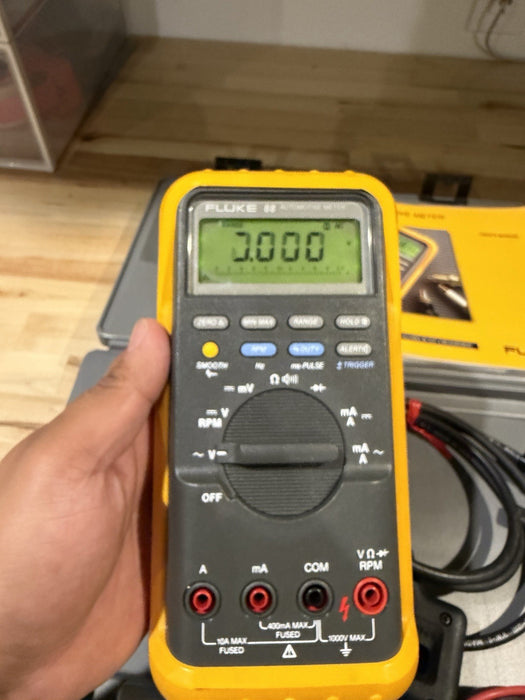 FLUKE 88 AUTOMOTIVE METER SCREEN IS DIM FOR PARTS