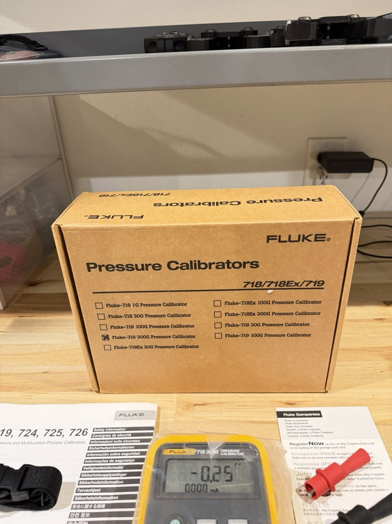 FLUKE 718 300G PRESSURE CALIBRATOR (NEW FACTORY SEALED) FREE SHIPPING