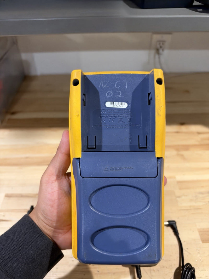 FLUKE NETWORKS DTX-1800 MAINFRAME & W/ CHARGER (PARTS ONLY) FOR PARTS