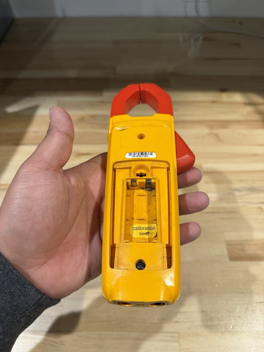 FLUKE 323 TRUE RMS CLAMP METER (PARTS ONLY) FOR PARTS - SHIPS FAST