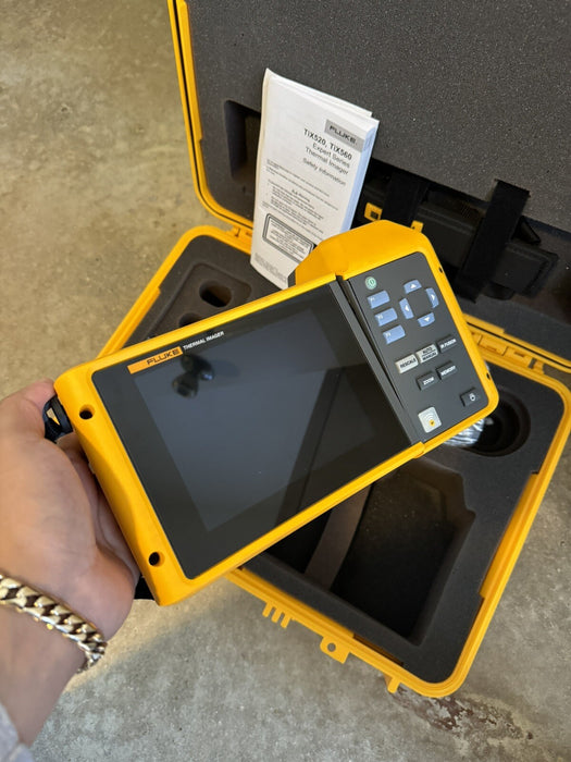 FLUKE TIX560 HANDHELD THERMAL CAMERA 320X240P 60HZ -20°C TO 1200°C