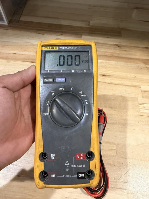 FLUKE 75 III MULTIMETER W/ LEADS (TESTED) SHIPS FAST