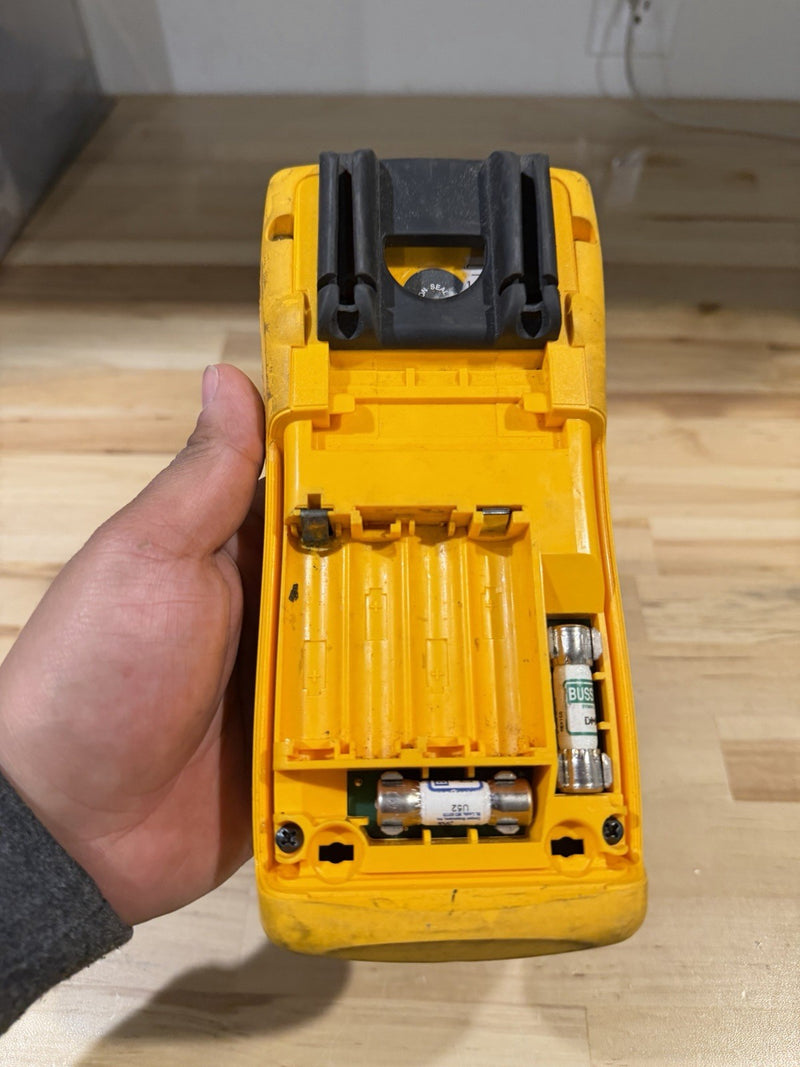 FLUKE 187 TRUE RMS MULTIMETER FOR PARTS