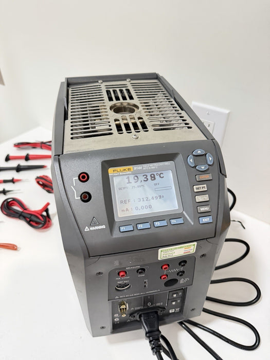 FLUKE 9144 FIELD METROLOGY WELL 50°C TO 660°C TEMPERATURE CALIBRATOR & LEADS