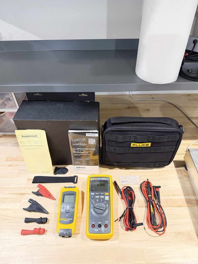 FLUKE 3000 FC TRUE RMS MULTIMETER & FLUKE A3000 FC CURRENT CLAMP KIT