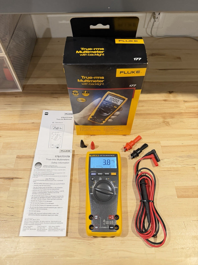 FLUKE 177 TRUE RMS DIGITAL MULTIMETER & TEMPERATURE MFD 2025