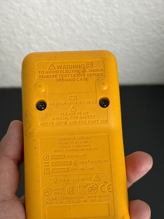 FLUKE 7-300 ELECTRICAL TESTER WITH LEADS