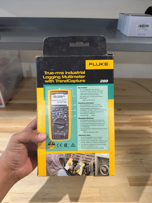 FLUKE 287 TRUE RMS ELECTRONIC LOGGING DIGITAL MULTIMETER WITH LEADS & CLIPS