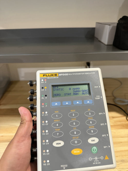 FLUKE MPS450 MULTIPARAMETER SIMULATOR WITH CASE & CHARGER MISSING COVER TESTED
