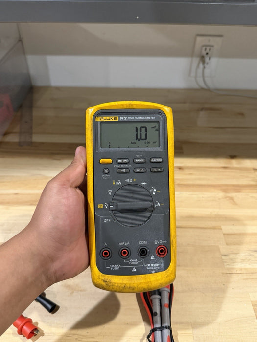 FLUKE 87V TRUE RMS MULTIMETER W/ LEADS (TESTED) SHIPS FAST