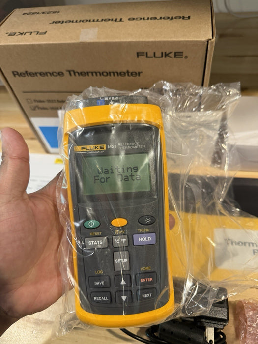 FLUKE 1524 REFERENCE THERMOMETER W/ PROBE & BAG (FREE SHIPPING) CALIBRATED 2025