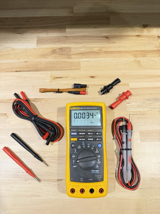 FLUKE 189 TRUE RMS MULTIMETER WITH LEADS AND CLIPS TESTED