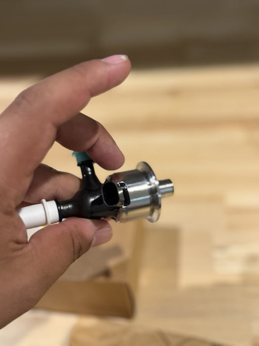 CAT 629-1147 DIESEL EXHAUST FLUID INJECTOR MOUNTING NEW SEALED GENUINE OEM